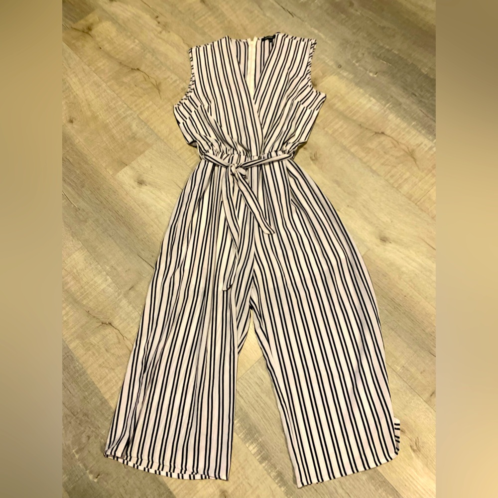 M Cropped Pant jumpsuit. With shorts lining in bottom.